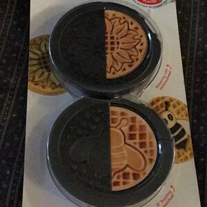 DAsh Multimaker Waffle Plates - Bee and sunflower